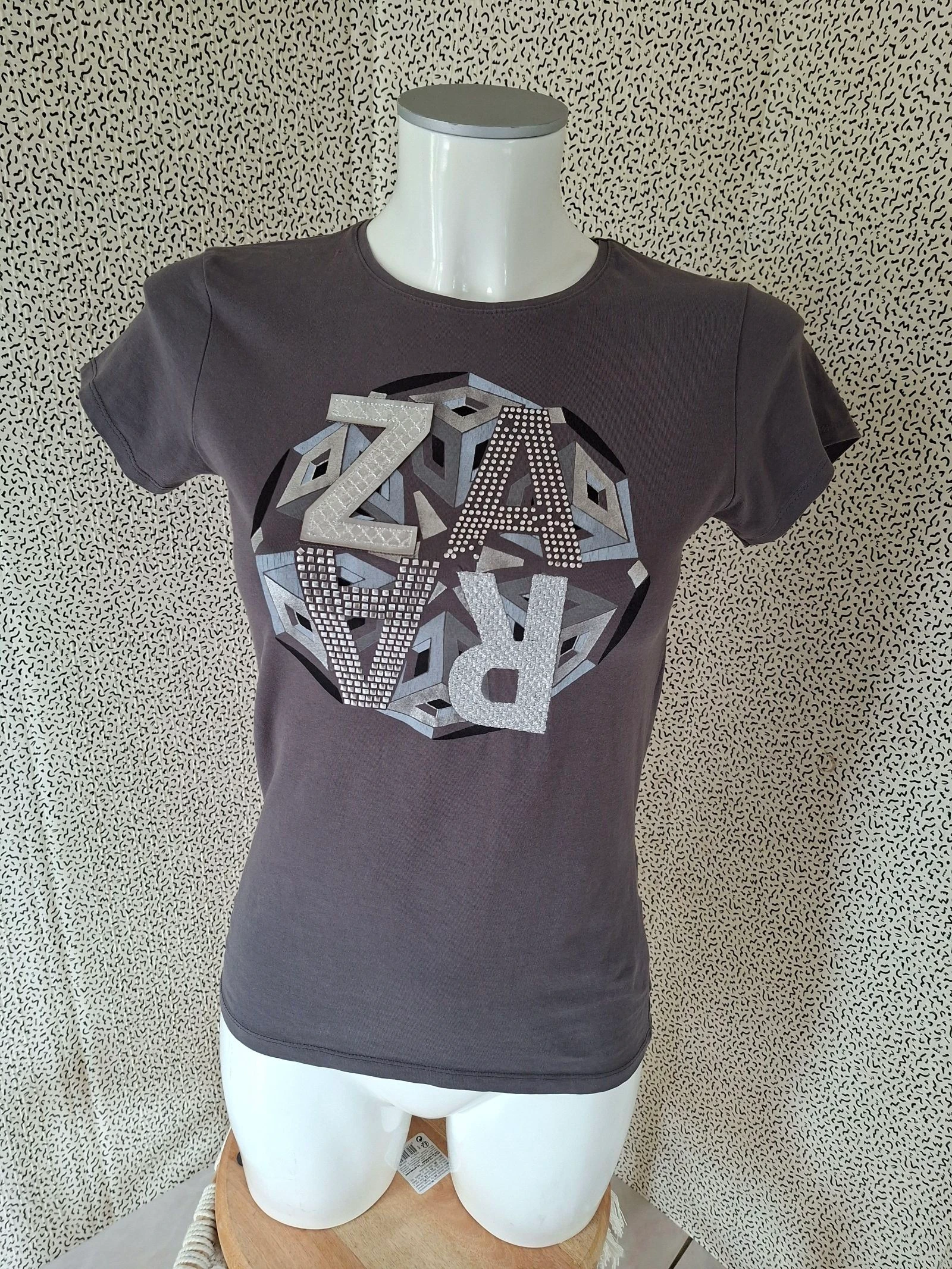 T-shirt Zara Collection gris anthracite M strass logo lettres manches courtes femme